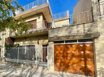 Casa de 5 ambientes, Villa Real · Moliere 3030, Vivienda Multifamiliar, Casa 4 Amb y Dto 2 Amb