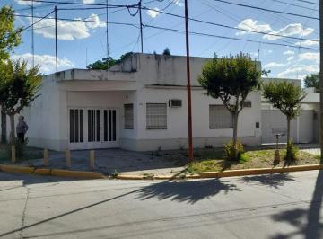 Casa · 130m² · 4 Ambientes · 1 Cochera · Casa Para Reciclar