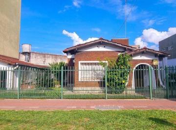 Casa · 90m² · 3 Ambientes · 2 Cocheras · Casa Venta Burzaco con Espacio Verde Apta Credito