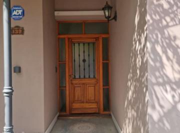 Casa · 4 Ambientes · 1 Cochera · Alquiler/casa/3 Dorm