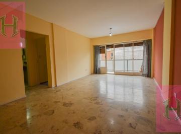 Departamento · 55m² · 2 Ambientes · 1 Cochera · Amplio Departamento 2 Ambientes con Cochera
