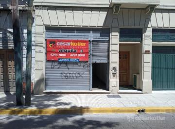 Local comercial · 80m² · Amplio Local Comercial con Depósito y Oficina en Planta Alta Muy Buena Ubicación a Tres Cuadras de L