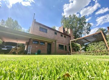 Casa · 300m² · 5 Ambientes · 2 Cocheras · Venta Casa de 3 Dorm. en Fisherton Barrio San Eduardo