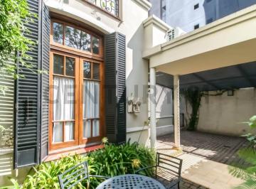 Casa · 190m² · 4 Ambientes · Casa en Venta de 3 Dorm. con Cochera y Pileta