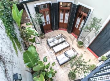 Casa · 190m² · 4 Ambientes · Casa en Venta de 3 Dorm. con Cochera y Pileta en La Plata