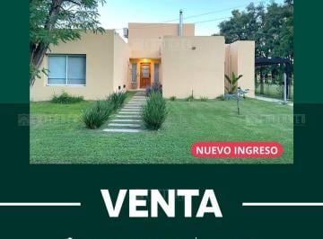 Casa · 136m² · 4 Ambientes · 1 Cochera · Casa en Venta en Alejandro Petion, Cañuelas, Resto de La Provincia