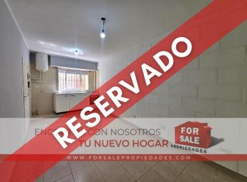 PH de 22 ambientes, Monte Castro · Excelente PH 2 Ambientes en Planta Baja Al Frente - Sin Expensas