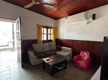 Casa · 256m² · 6 Ambientes · 10 Cocheras · Casa Mas Galpon