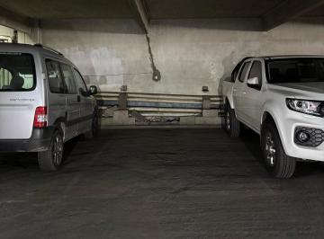 Garage , Córdoba · Cochera Techada - Excelente Ubicacion Cordoba Centro