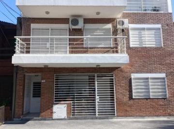 Departamento de 3 ambientes, Tres de Febrero · Santos Lugares 3 Ambientes Al Frente con Balcon Corrido X Escalera