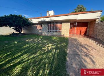 Casa de 3 ambientes, Córdoba · Arguello (Juan Nepper 6651) - Venta Casa 3 Dorm.
