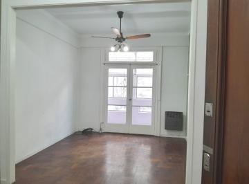 Departamento · 44m² · 2 Ambientes · Amplio y Luminoso 2 Amb por Escaleras C/lavadero Separado - Cerca Uade