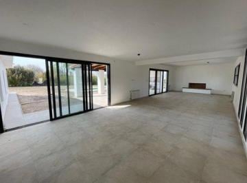 Casa · 301m² · 5 Ambientes · 2 Cocheras · Casa en Venta en Causana Sobre Autopista Córdoba Carlos Paz