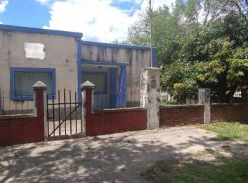 Casa · 146m² · 9 Ambientes · 2 Cocheras · Se Vende Casa 3 D C/ Dpto - B° Sarmiento - Reconquista