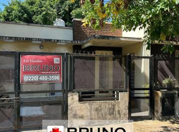 Casa de 3 ambientes, Morón · Casa en Venta, Moron