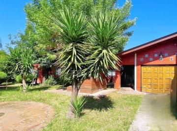 Casa · 98m² · 4 Ambientes · 1 Cochera · Barrio Alberdi - Casa Tipo Americana