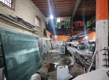 Bodega-Galpón · 460m² · 4 Ambientes · Galpón de 460 m² en Barrio Tiro Suizo