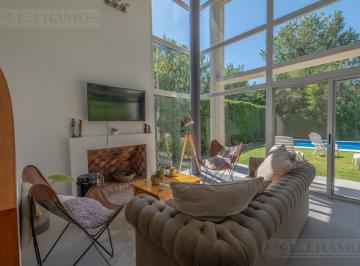 Casa · 186m² · 6 Ambientes · Apto Crédito! Casa con 3 Dorm. en Venta en Rincon de La Costa