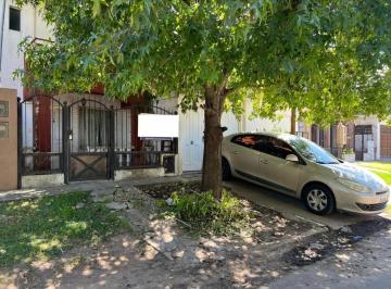 Casa · 200m² · 5 Ambientes · 2 Cocheras · Casa en Venta en Berazategui