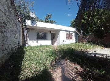 Casa · 84m² · 3 Ambientes · Casa Interna a Reciclar en Venta con Jardin