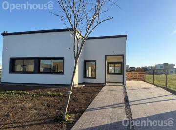 Casa · 159m² · 5 Ambientes · 4 Cocheras · Casa en San Pablo! Excelente Ubicación!