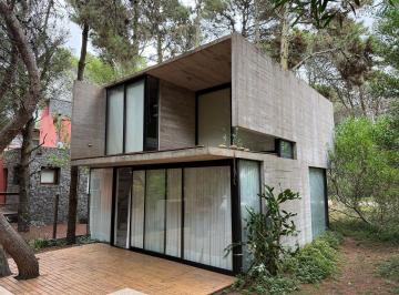GIA-GI2-3112_2 · Excelente Casa de Diseño 3 Ambientes Mar Azul
