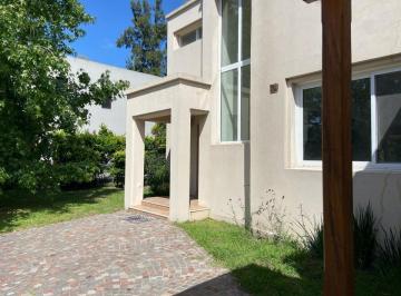 Casa de 4 ambientes, Escobar · Venta Casa 4 Ambientes con Parrilla y Pileta / en Barrio Cerrado Bosque Chico