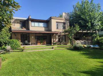 Casa · 200m² · 4 Ambientes · Casa en Alquiler Temporario Bella Vista