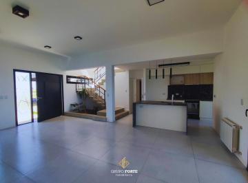 Casa · 200m² · 4 Ambientes · 2 Cocheras · Casa en Venta Solares de Manantiales