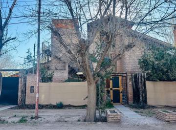Casa · 531m² · 5 Dormitorios · 2 Cocheras · Casa en Venta en Barrio Cremaschi Calle Los Aromos, Chacras de Coria