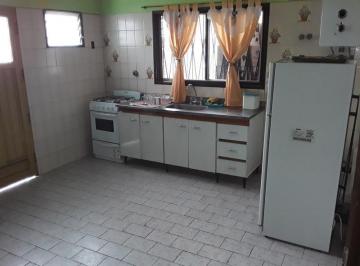 Casa · 55m² · 3 Ambientes · 1 Cochera · Casa - Tablada