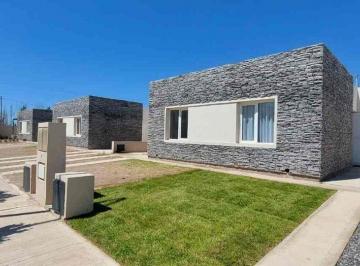 Casa · 58m² · 3 Ambientes · 1 Cochera · Venta Casa 2 Dorm. Apta Credito Hipotecario
