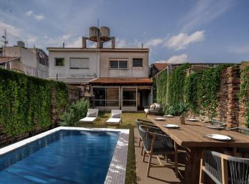 Casa · 185m² · 4 Ambientes · 2 Cocheras · PH - Ramos Mejía - 4 Ambientes - Oportunidad - Apto Crédito - Cochera