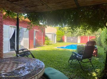 Casa · 65m² · 2 Ambientes · 2 Cocheras · Casa Quinta en Venta en City Bell