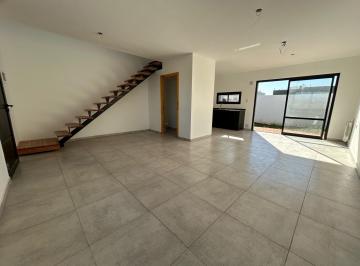 Casa · 90m² · 3 Ambientes · 2 Cocheras · Duplex de Elegancia y Confort! con Opcion de Venta o Alquiler