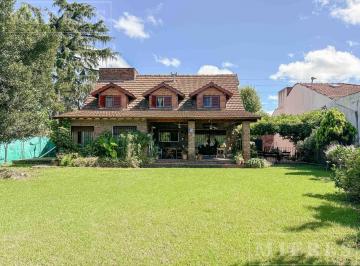 Casa · 234m² · 6 Ambientes · 2 Cocheras · Excelente Chalet en Venta en Ricardo Rojas - Tigre *apto Crédito*
