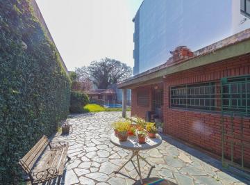 Casa · 307m² · 4 Ambientes · 1 Cochera · Venta Casa Lote Propio 4 Amb Pileta Cochera Jardín