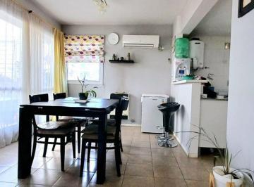 Departamento · 80m² · 3 Ambientes · 1 Cochera · Venta Departamento 3 Ambientes Castelar Sur