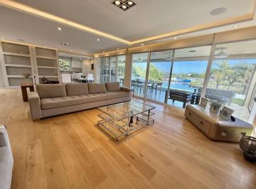 Casa · 460m² · 7 Ambientes · 2 Cocheras · Casa en El Yacht