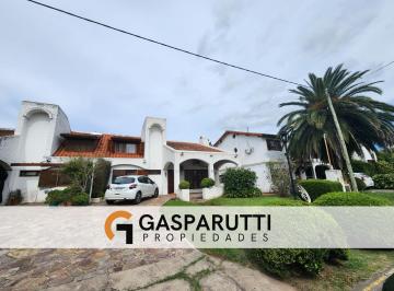Casa · 151m² · 5 Ambientes · 3 Cocheras · Casa en Venta con Pileta en Aranjuez! Apto Credito