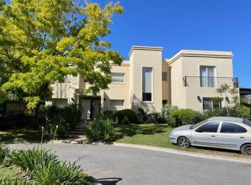 Casa · 200m² · 5 Ambientes · 2 Cocheras · Casa en Venta Barrio Cerrado Bsas Village