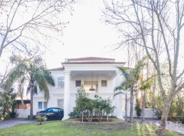 Casa · 400m² · 4 Dormitorios · 2 Cocheras · Casa en Alquiler Anual en Santa María de Tigre!