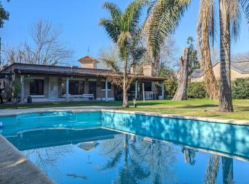 Casa · 200m² · 4 Ambientes · 1 Cochera · Casa en Venta en Barrio Cerrado El Lago - Apto Credito