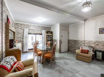 Casa · 157m² · 4 Ambientes · 1 Cochera · Venta Casa en Villa Gral Mitre 4 Amb Cochera