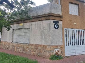Casa · 87m² · 3 Ambientes · 2 Cocheras · Casa en Dos Plantas