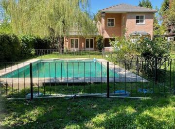 Casa de 5 ambientes, Pilar · Casa en Alquiler en Barrio Los Sauces