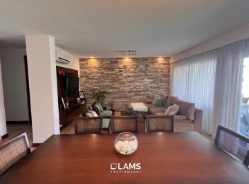 Casa · 230m² · 4 Ambientes · 1 Cochera · Casa Reciclada de 4 Ambientes con Parque - Venta - Zona Mogotes