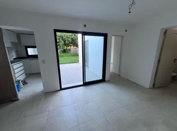 Casa · 70m² · 2 Ambientes · 1 Cochera · Casa en Venta Reciclada en Urquiza Al 7200