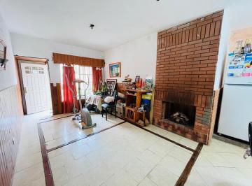 Casa · 86m² · 4 Ambientes · 1 Cochera · Casa en Venta