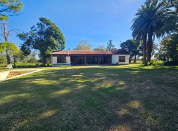 Campo · 200m² · 4 Dormitorios · Chacra en Pavon